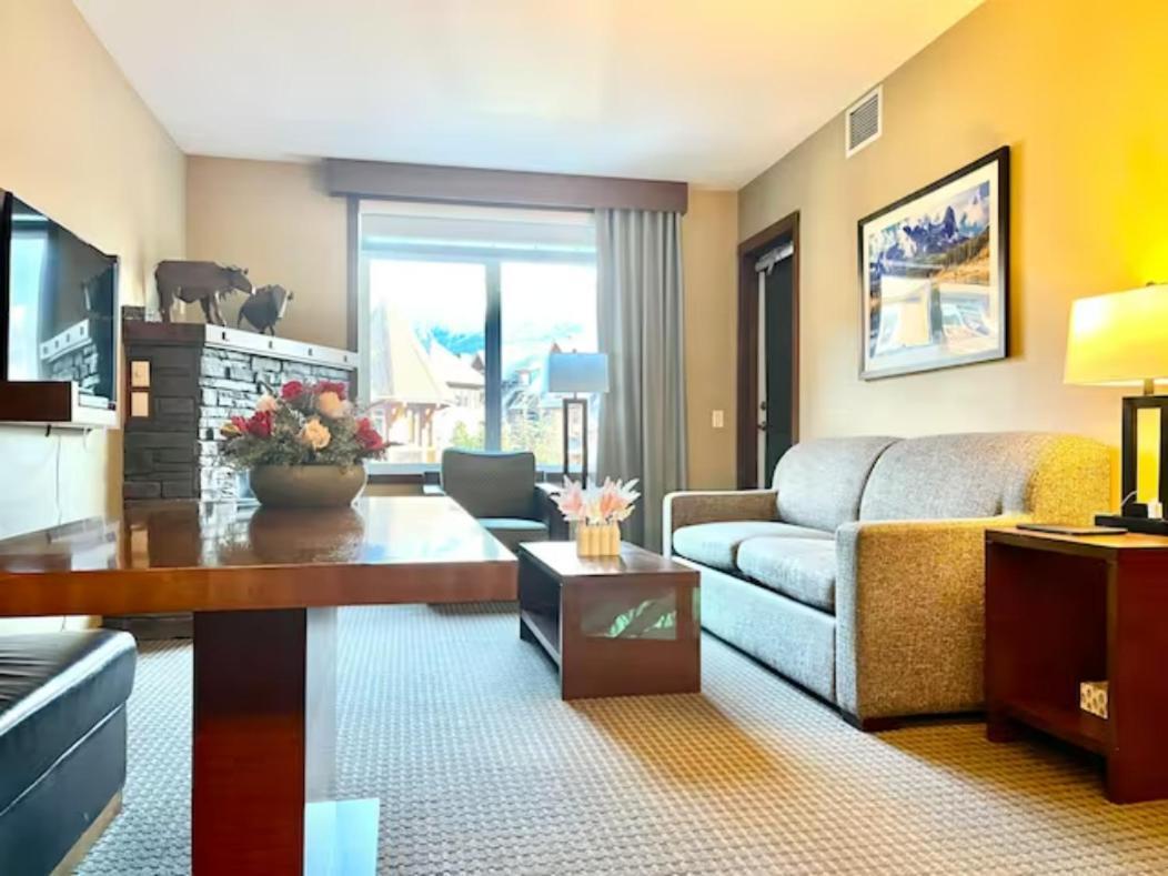 Falcon Crest Lodge 1 Bedroom Condo With Gym & Hot-Tubs & Mountain View Canmore Esterno foto