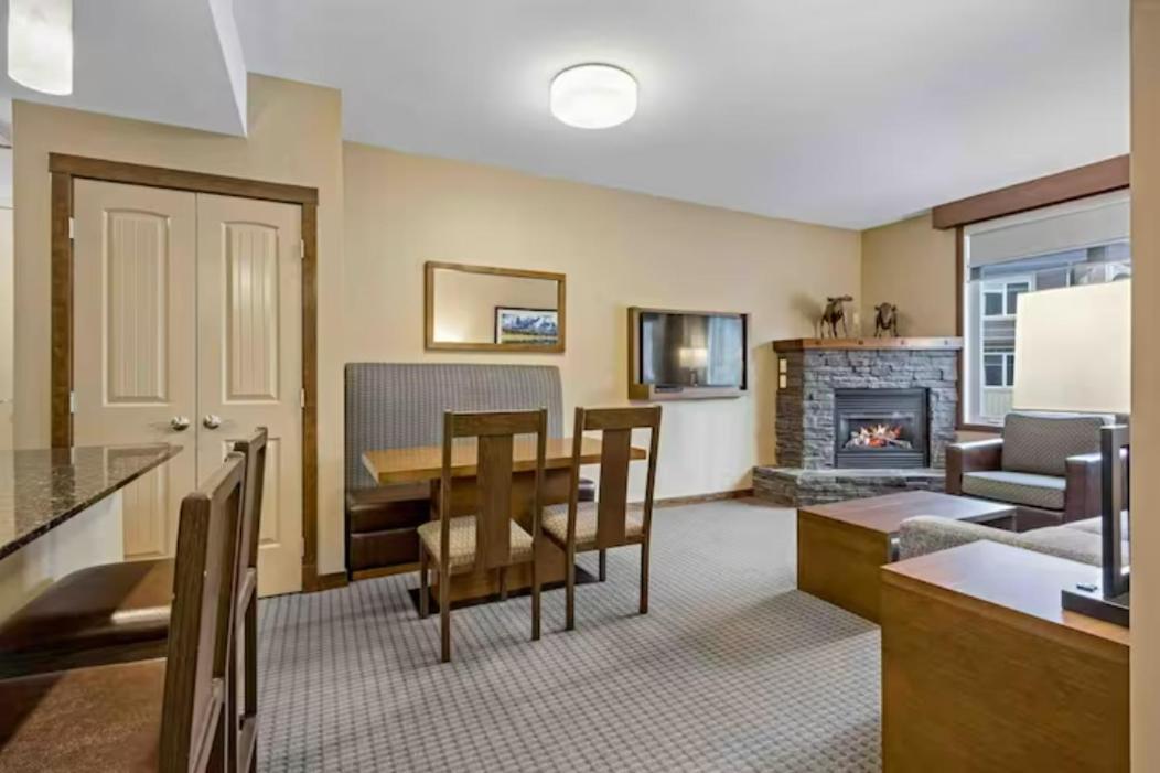 Falcon Crest Lodge 1 Bedroom Condo With Gym & Hot-Tubs & Mountain View Canmore Esterno foto