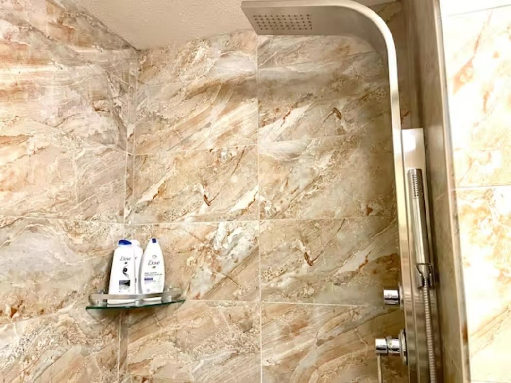 Falcon Crest Lodge 1 Bedroom Condo With Gym & Hot-Tubs & Mountain View Canmore Esterno foto