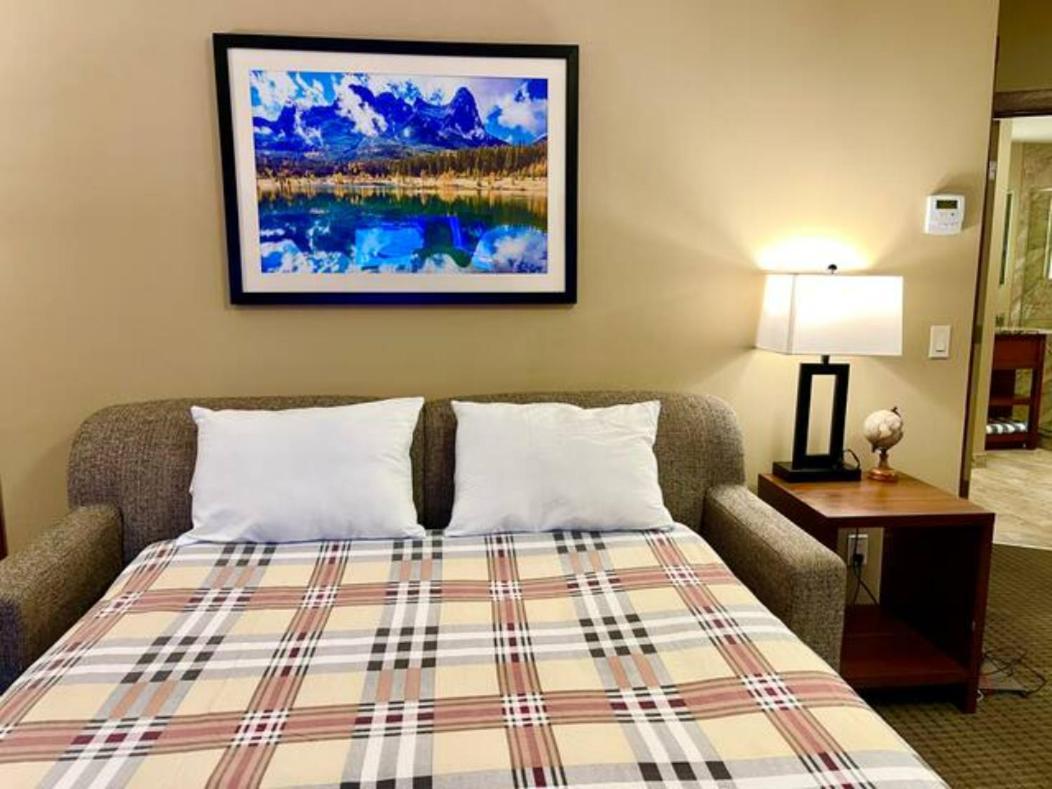 Falcon Crest Lodge 1 Bedroom Condo With Gym & Hot-Tubs & Mountain View Canmore Esterno foto