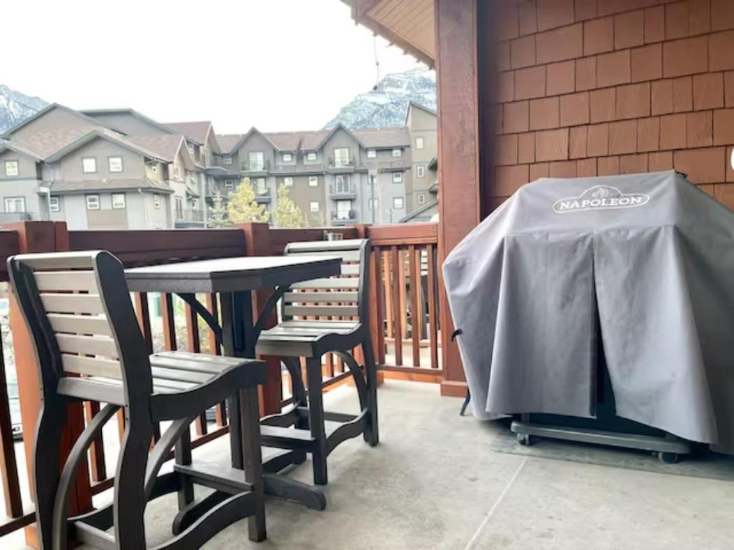 Falcon Crest Lodge 1 Bedroom Condo With Gym & Hot-Tubs & Mountain View Canmore Esterno foto